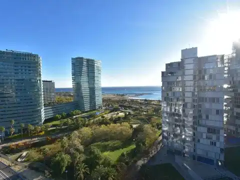 Vista exterior de Pis en venda en Barcelona amb Aire condicionat, Calefacció i Terrassa