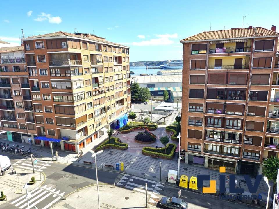 Exterior view of Flat for sale in Santurtzi   with Terrace
