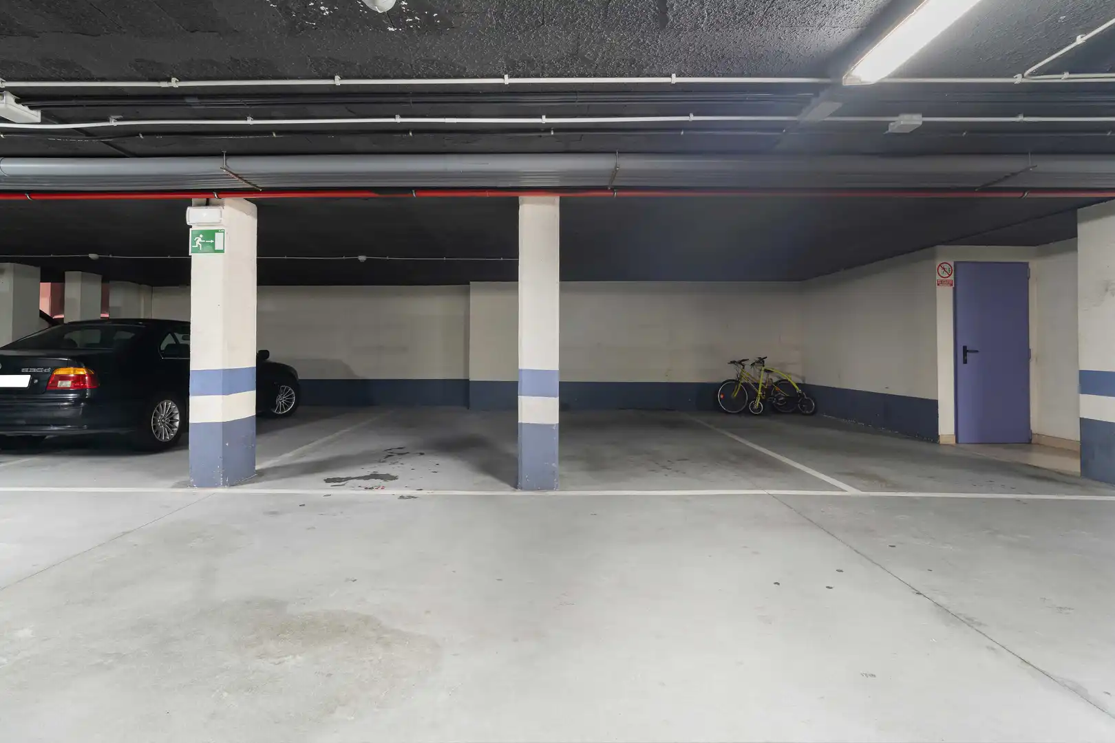 Parking de Dúplex en venta en Oleiros con Calefacción, Trastero y Piscina