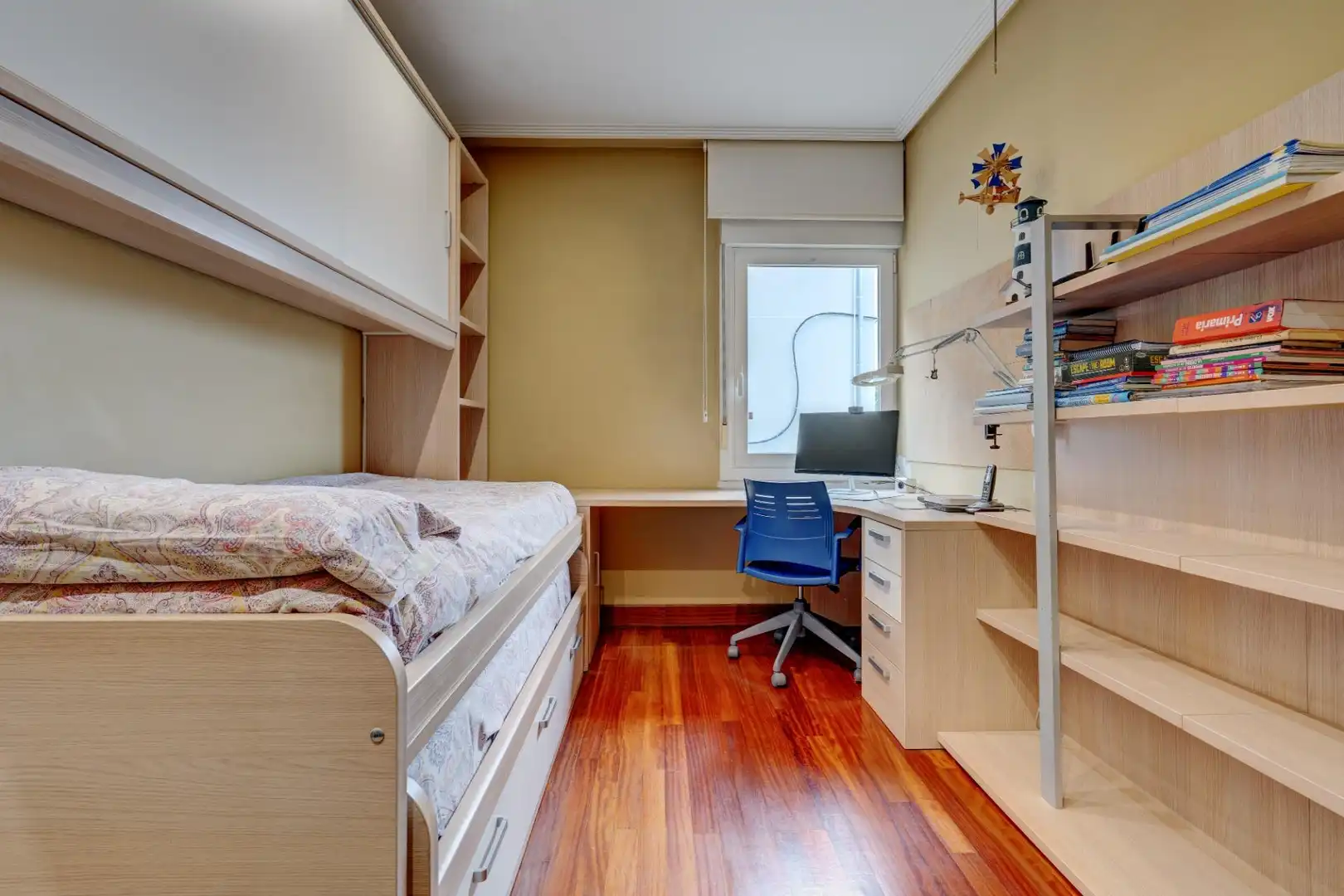Habitación de Piso en venta en Donostia - San Sebastián  con Calefacción, Trastero y Amueblado