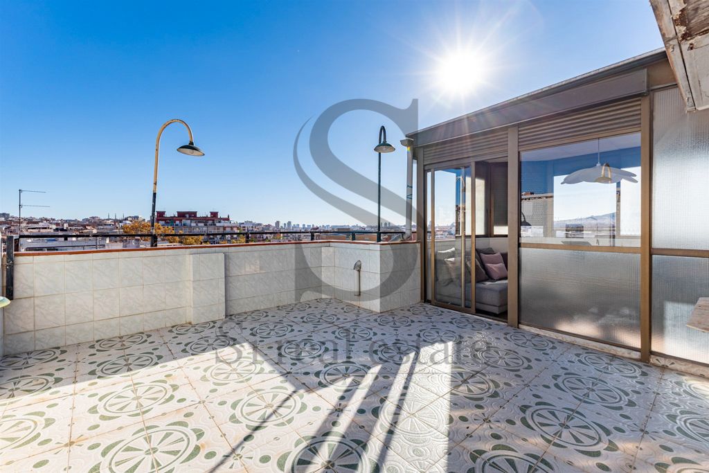 Terrassa de Àtic en venda en Santa Coloma de Gramenet amb Aire condicionat, Calefacció i Terrassa