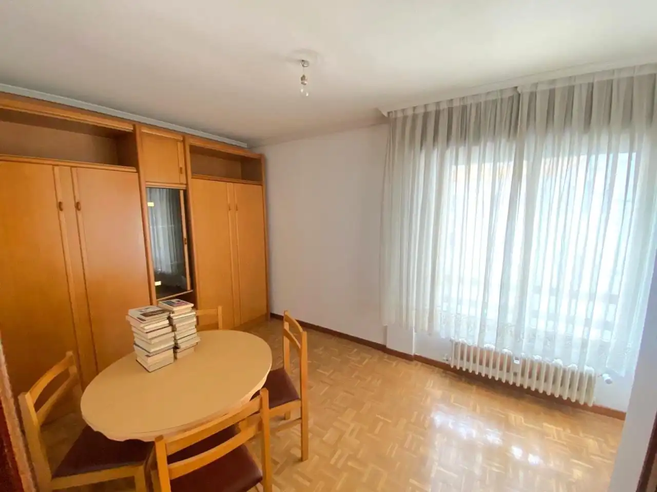 Dormitori de Àtic en venda en León Capital  amb Calefacció, Parquet i Terrassa