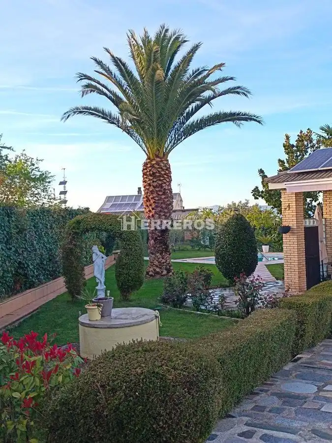 Garden of Houses for sale in Entrena, La Rioja