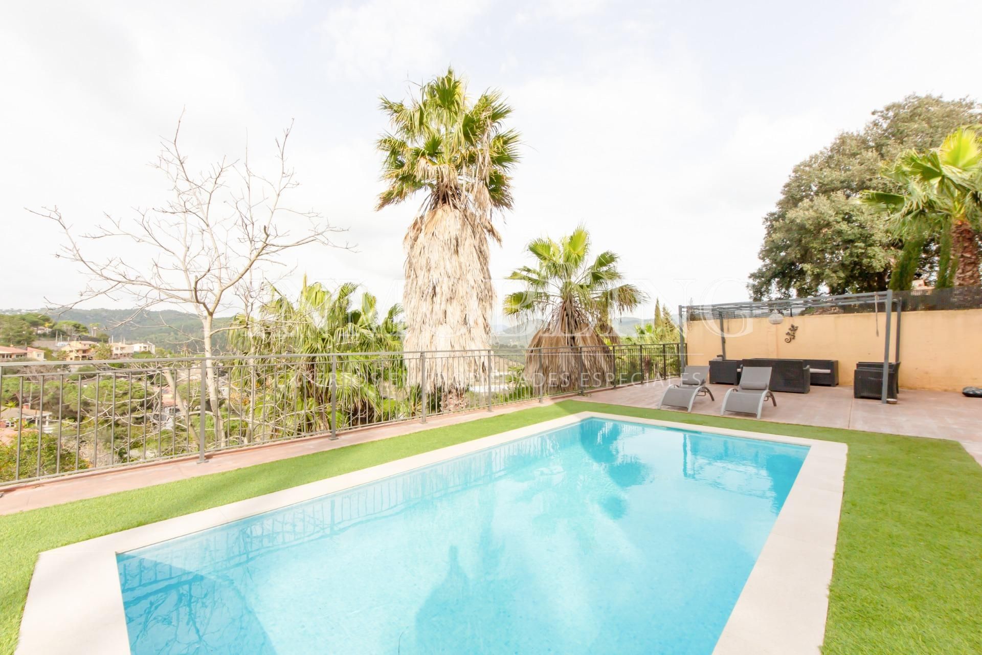 Swimming pool of Houses for sale in Argentona  with Air Conditioner, Heating and Private garden
