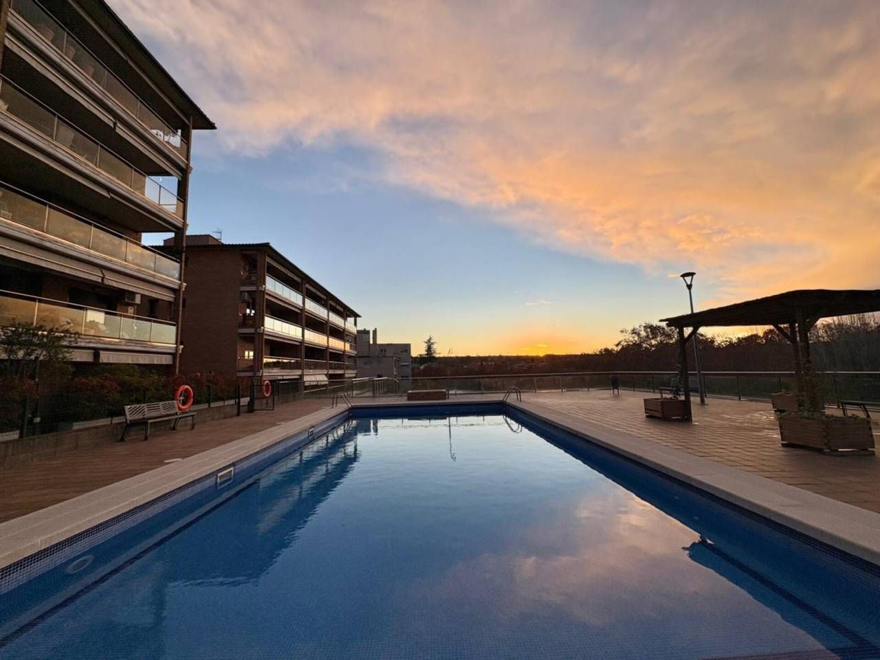 Swimming pool of Flat for sale in Sant Cugat del Vallès  with Air Conditioner, Heating and Parquet flooring
