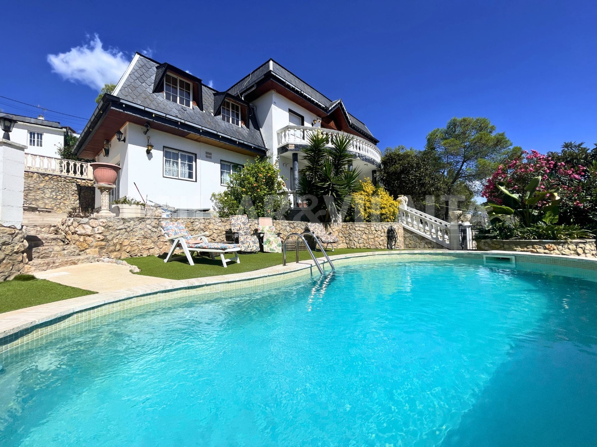 Vista exterior de Casa o xalet en venda en Olivella amb Aire condicionat, Calefacció i Jardí privat