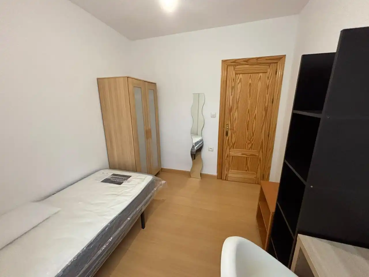 Habitación de Piso en venta en Granada con Amueblado