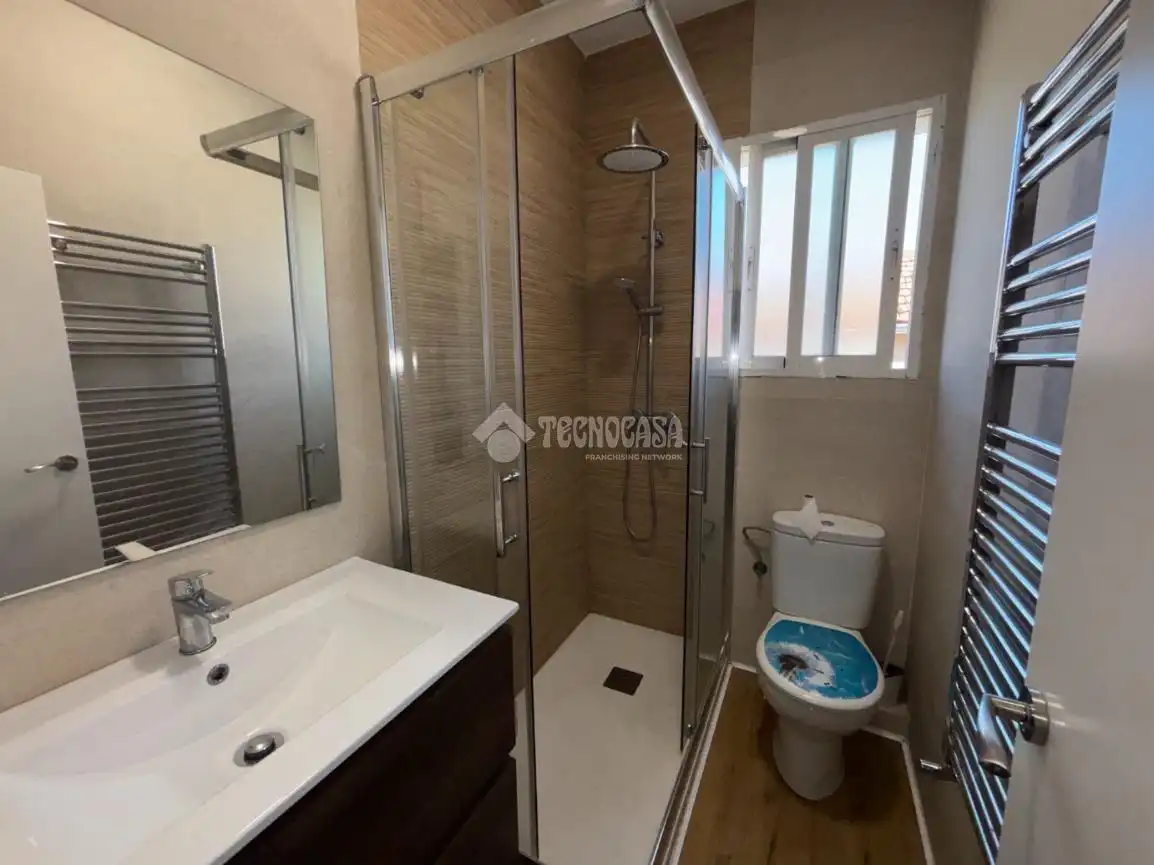 Baño de Piso en venta en Móstoles con Aire acondicionado y Calefacción