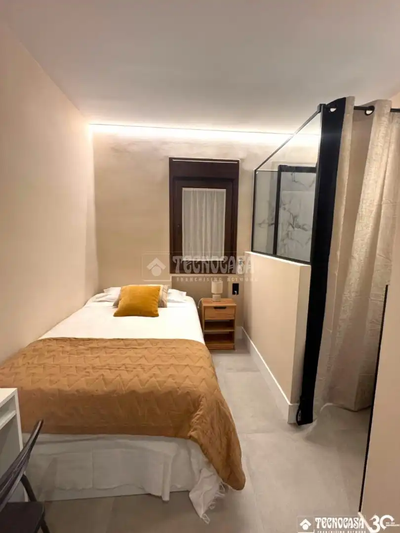 Habitación de Casa o chalet en venta en Villaviciosa de Odón con Aire acondicionado, Calefacción y Jardín privado