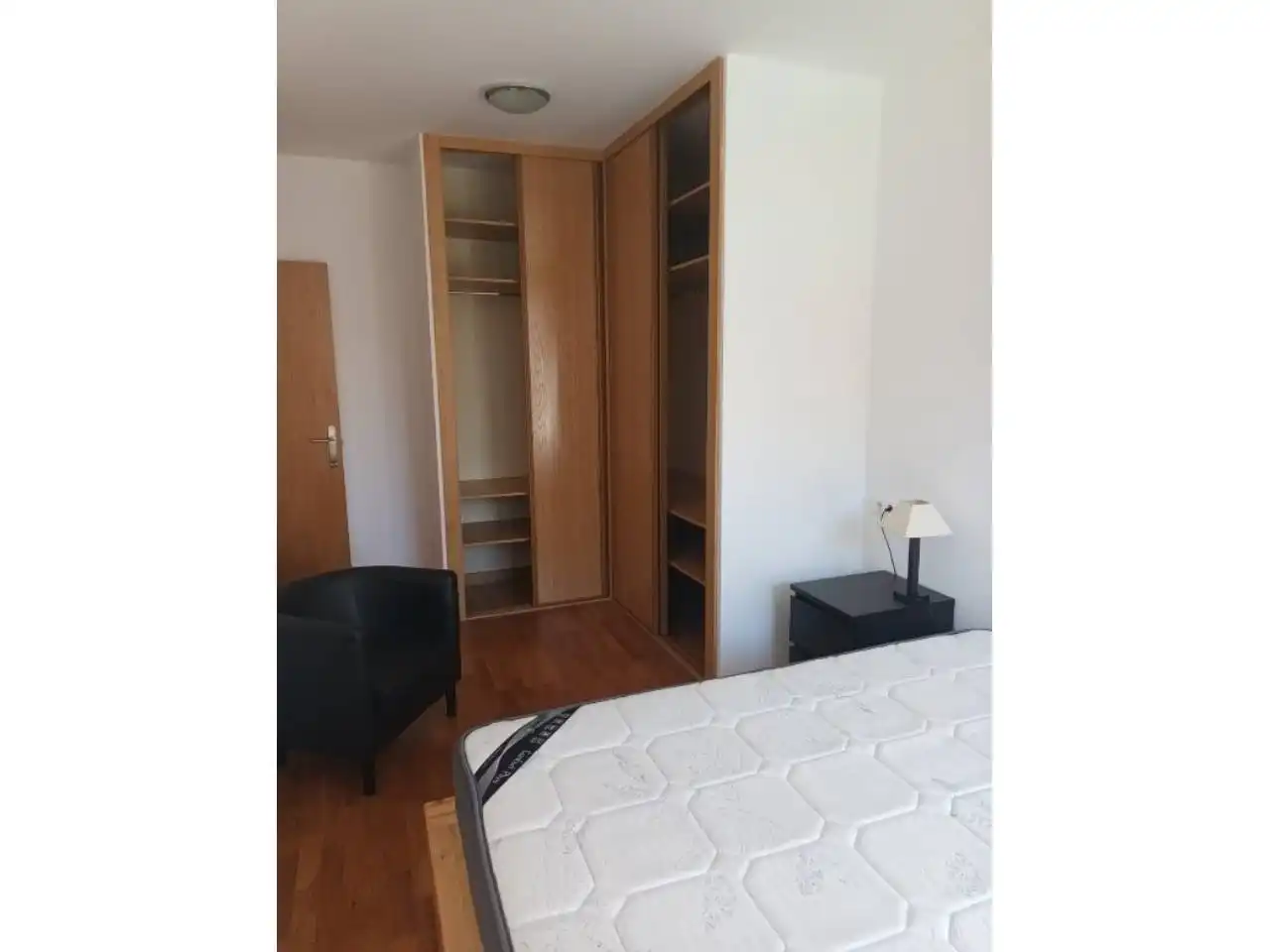 Habitación de Piso en venta en  Logroño con Calefacción, Parquet y Trastero