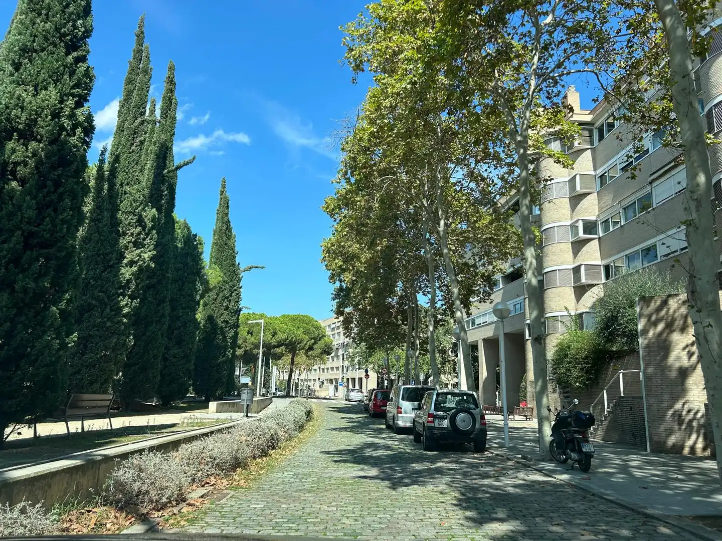 Vista exterior de Garatge en venda en Barcelona