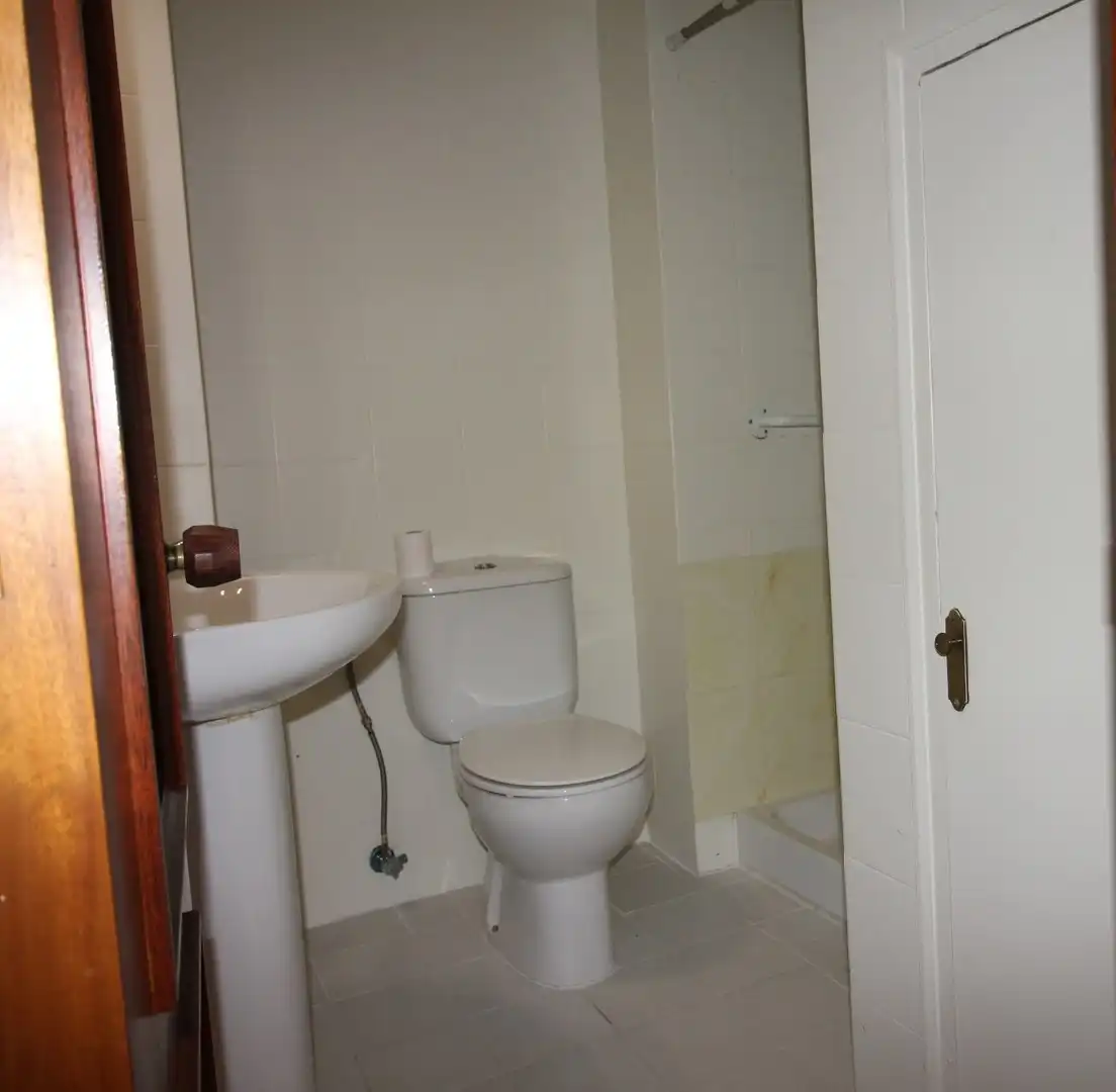 Badezimmer von Maisonette zum Verkauf in Figueres mit Heizung, Terrasse und Abstellraum