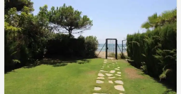 Jardí de Casa adosada de lloguer en Estepona amb Aire condicionat, Terrassa i Moblat