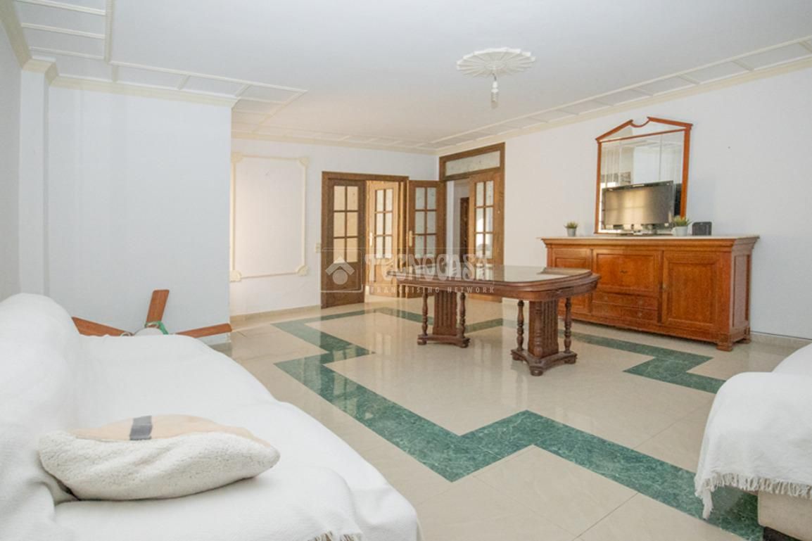 Sala d'estar de Casa adosada en venda en Garrucha amb Calefacció i Terrassa