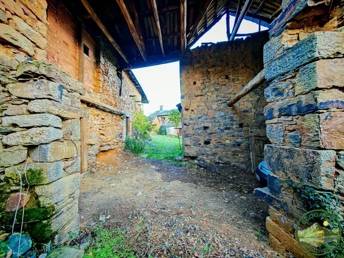 Casa adosada en venda en Toreno