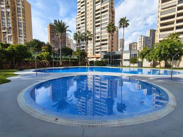 Apartament amb piscina en venda a Calle LERIDA