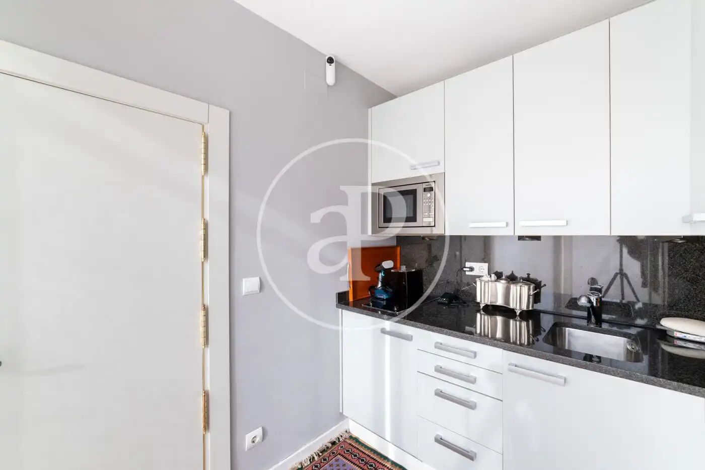 Cocina de Dúplex en venta en Madrid con Aire acondicionado, Calefacción y Jardín privado