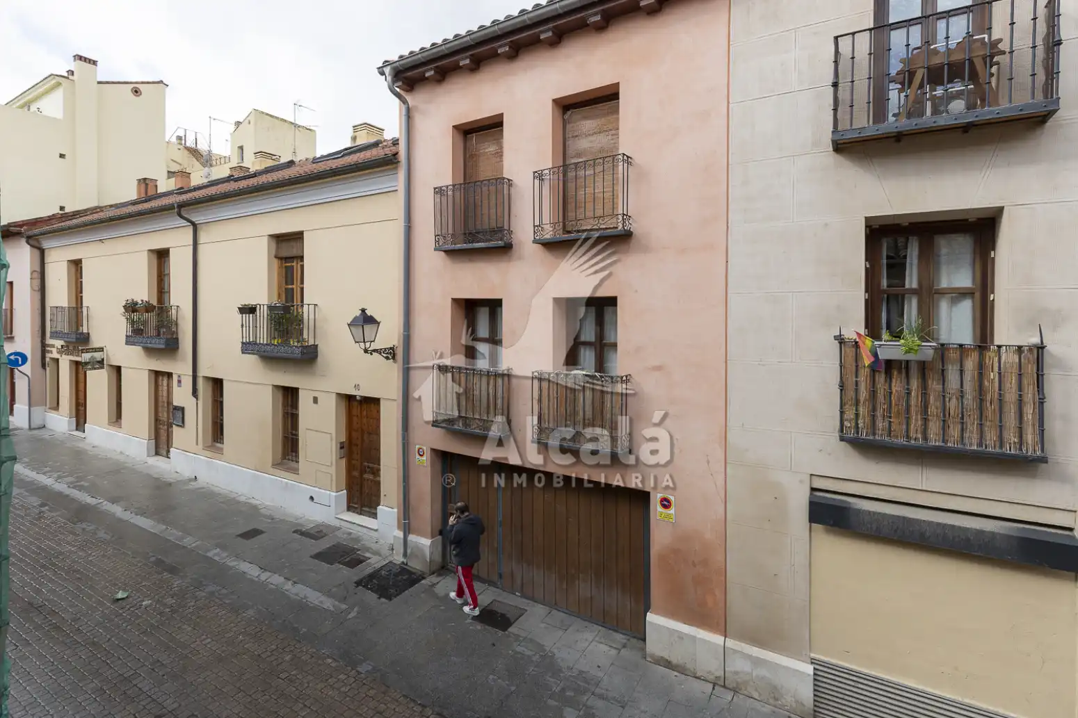 Vista exterior de Casa o xalet en venda en Alcalá de Henares amb Calefacció, Traster i Balcó