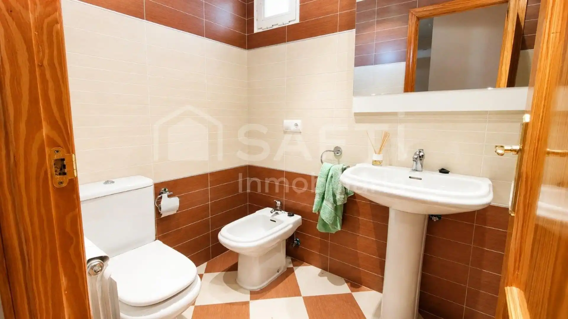 Bathroom of Flat for sale in Vitigudino  with Heating, Terrace and Balcony