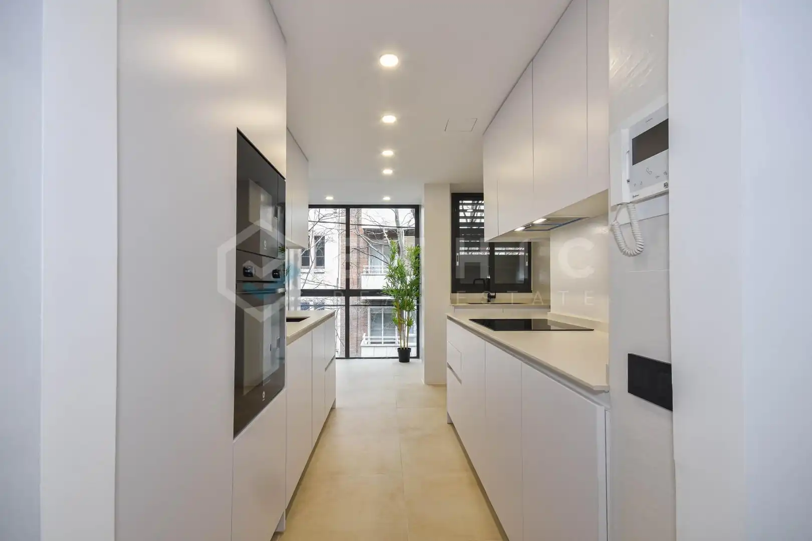 Küche von Wohnung zum Verkauf in Barcelona mit Klimaanlage, Heizung und Parkett