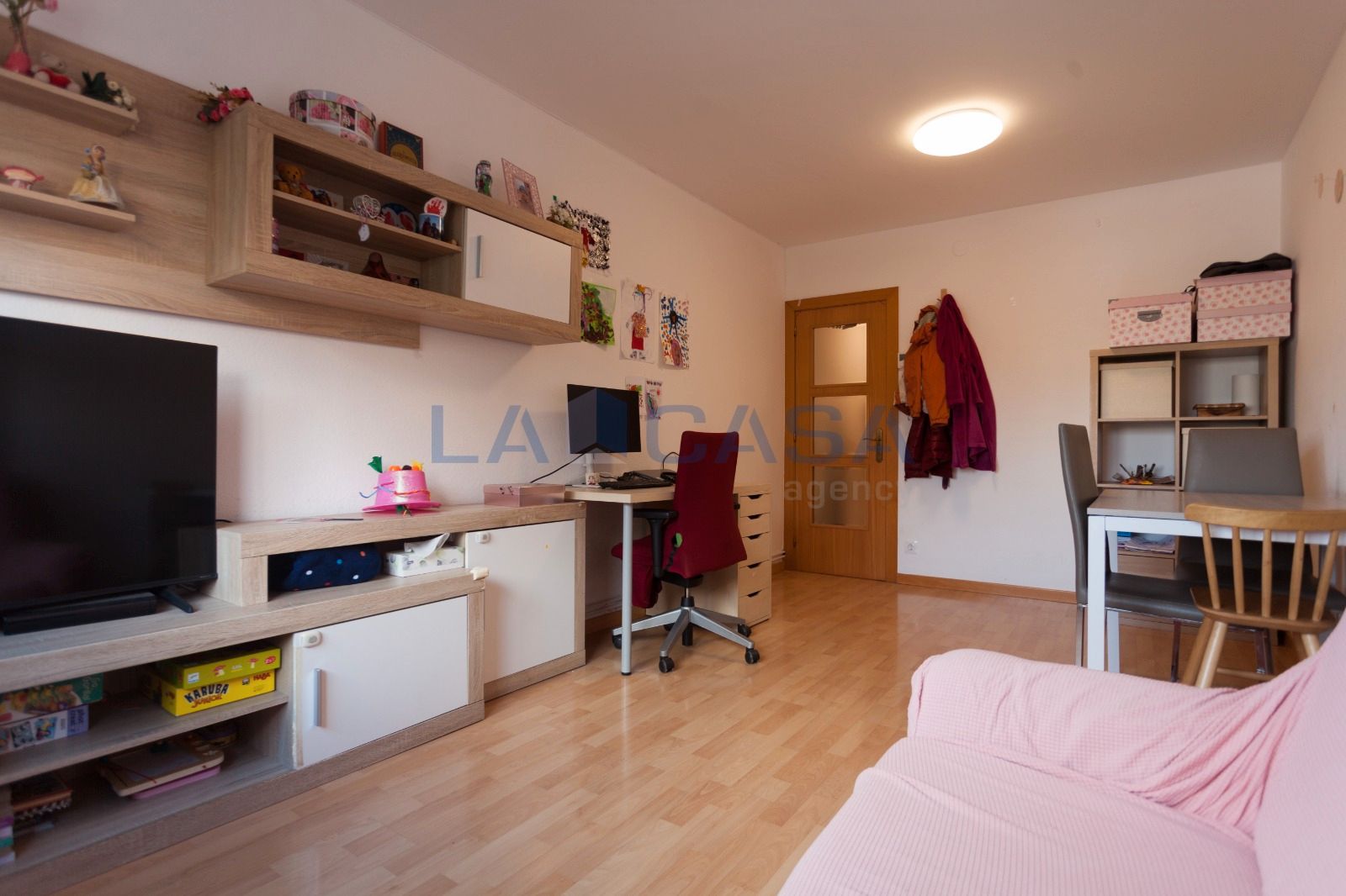 Bedroom of Flat for sale in L'Hospitalet de Llobregat  with Air Conditioner, Heating and Parquet flooring