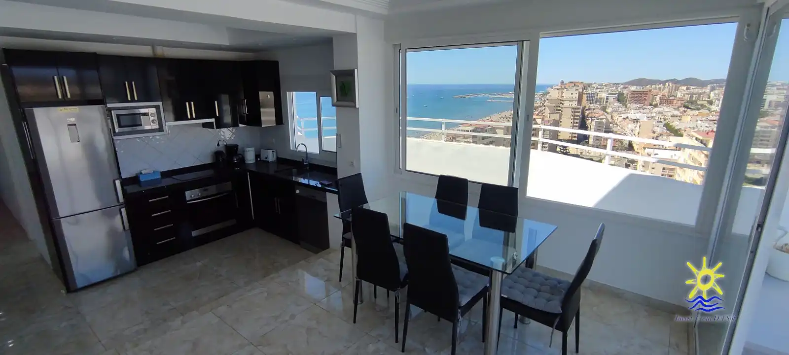 Menjador de Àtic en venda en Fuengirola amb Aire condicionat, Jardí privat i Terrassa