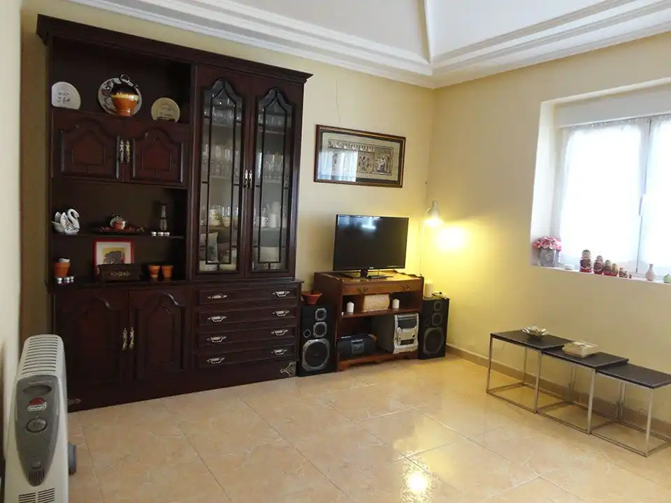Sala d'estar de Casa adosada en venda en Espejón amb Jardí privat, Traster i Moblat