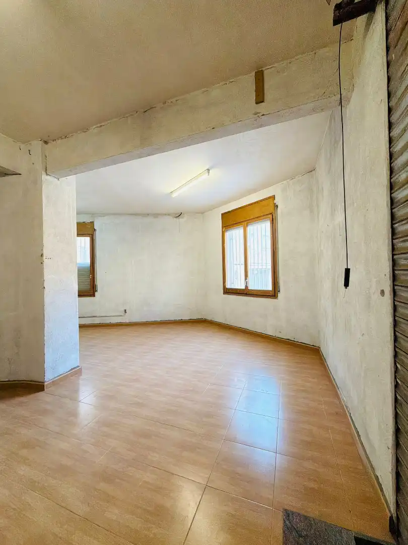 Locale commerciale in vendita a Carrer de Ramon Llull 46
