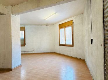 Locale commerciale in vendita a Carrer de Ramon Llull 46
