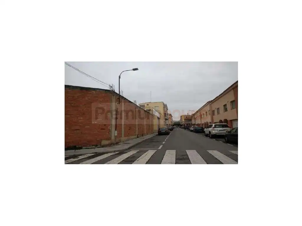 Residential land for sale in Calle de Cambrils