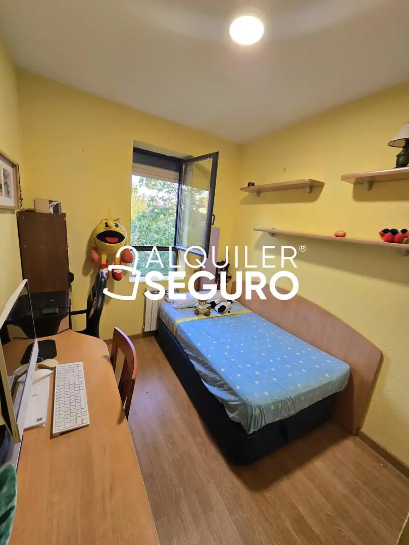 Schlafzimmer von Wohnung zur Miete in Latina