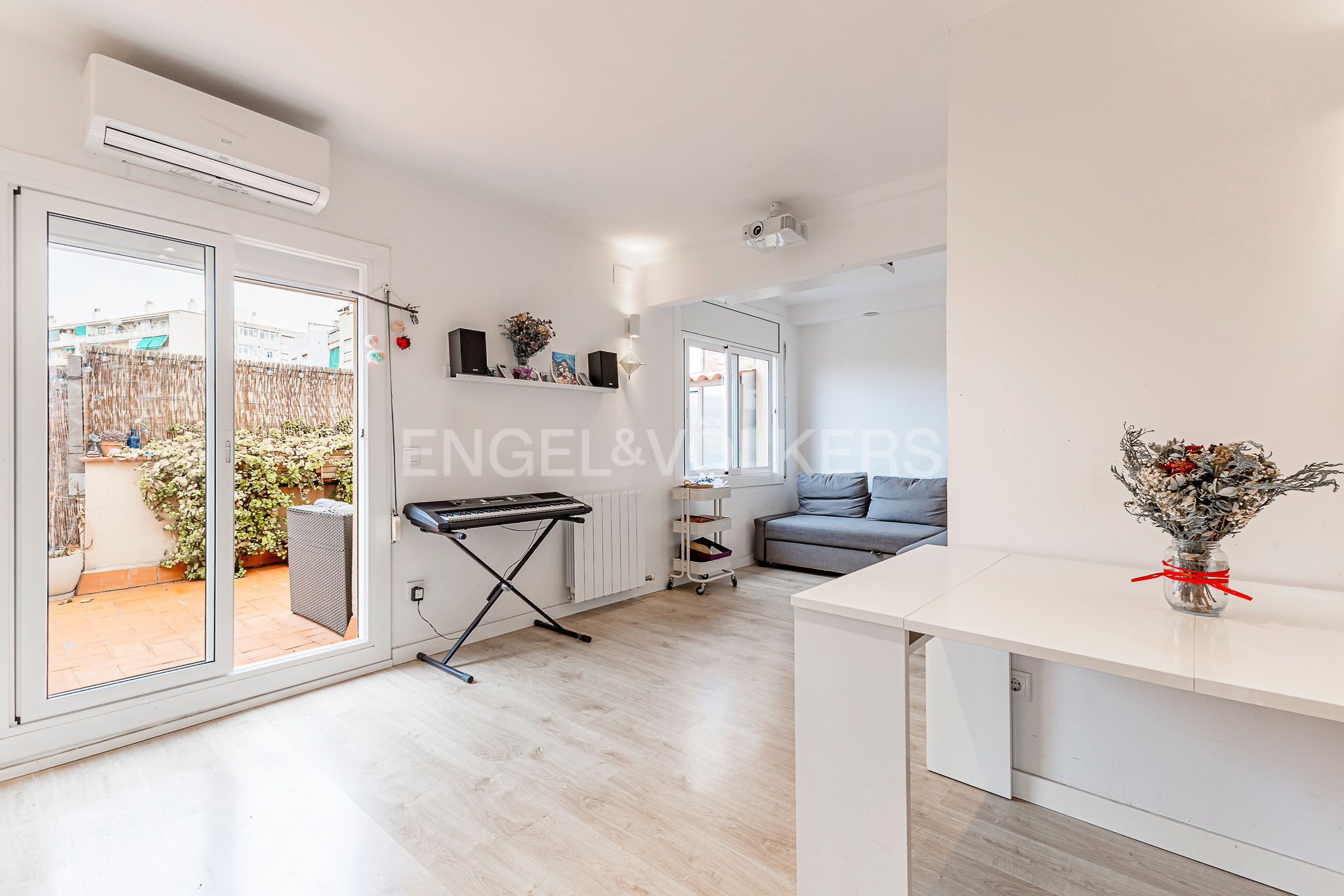 Sala d'estar de Àtic en venda en  Barcelona Capital amb Aire condicionat, Calefacció i Terrassa