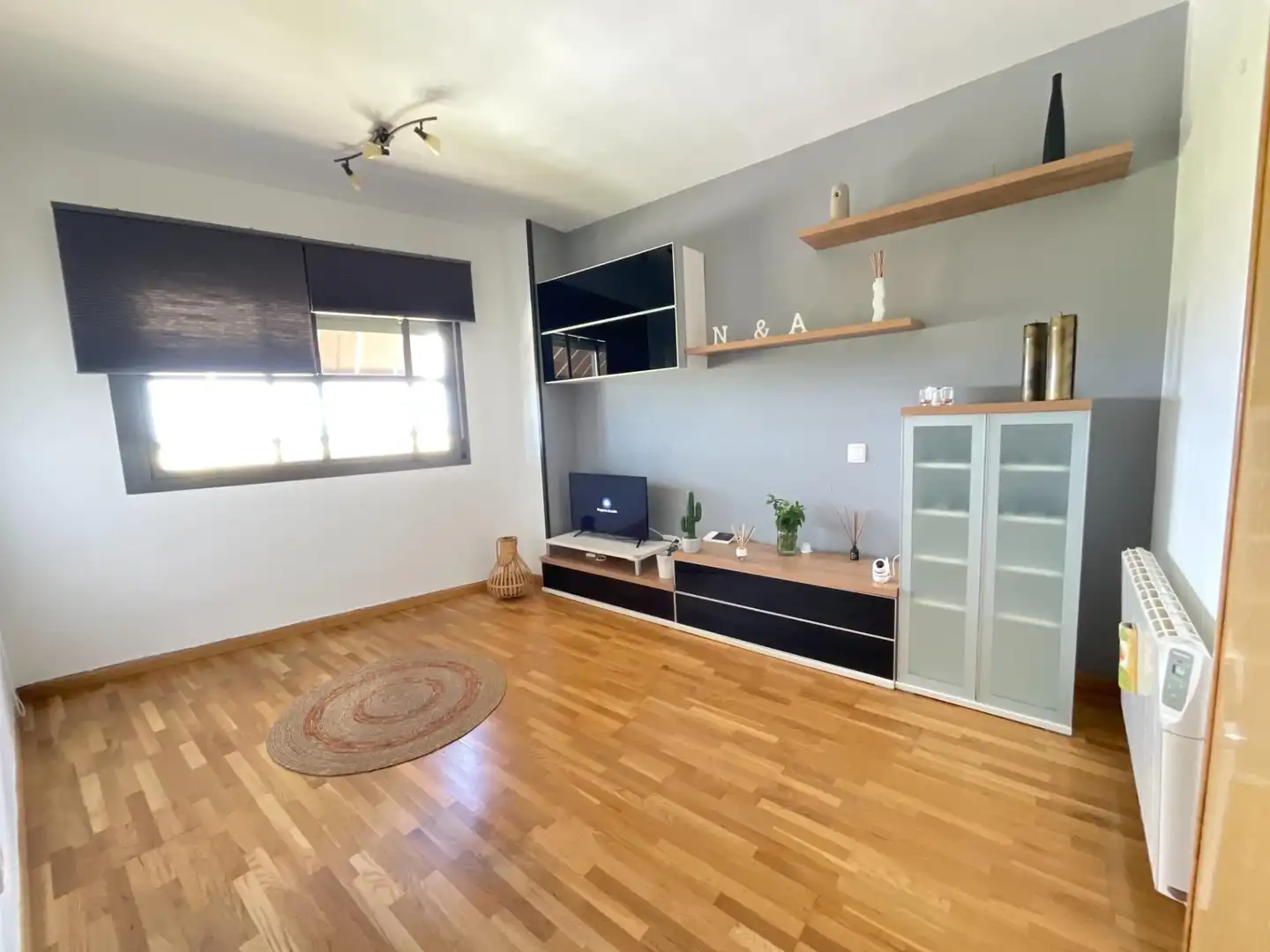 Living room of Flat for rent in El Viso de San Juan  with Air Conditioner, Heating and Furnished