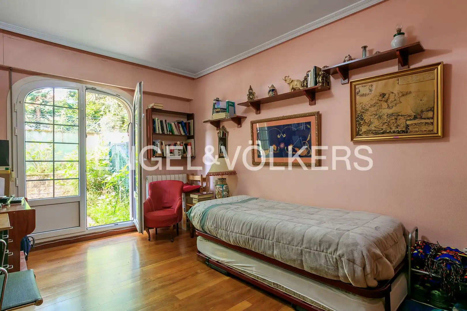 Bedroom of Flat for sale in Getxo   with Heating, Private garden and Parquet flooring