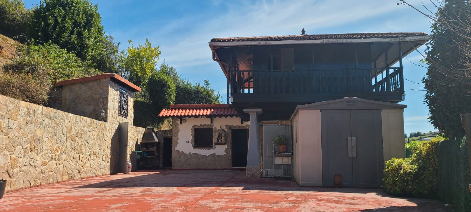 Exterior view of House or chalet for sale in Gijón   with Heating, Private garden and Furnished