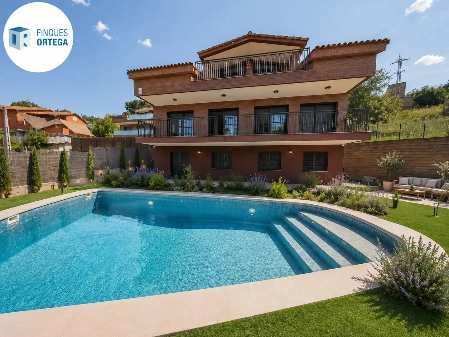 Piscina de Casa o chalet en venta en Llinars del Vallès
