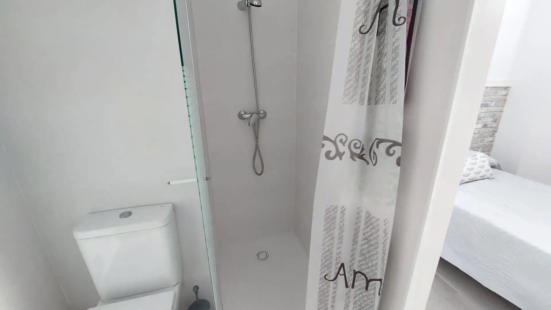 Badezimmer von Erdgeschoss zum Verkauf in Vigo 