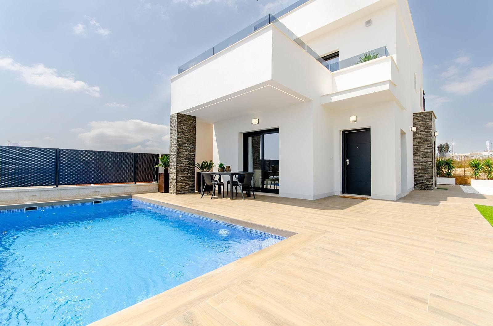 Piscina de Casa o xalet en venda en Orihuela amb Aire condicionat, Jardí privat i Terrassa