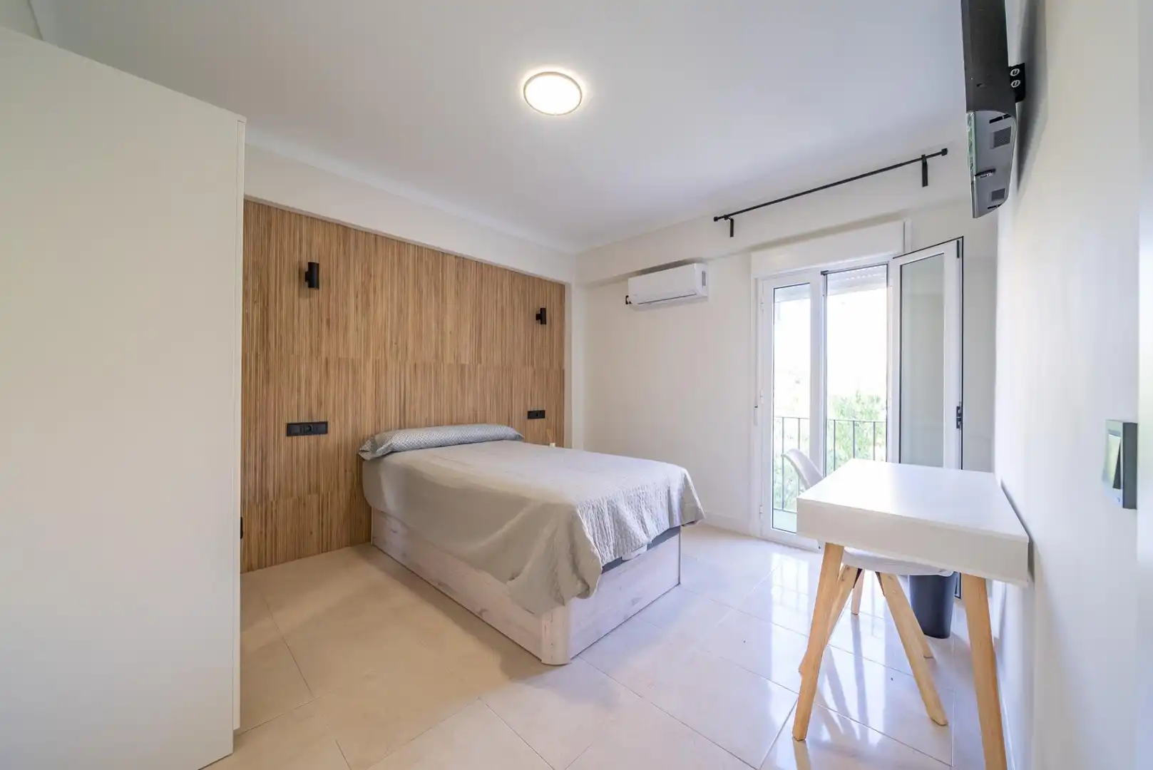 Schlafzimmer von Wohnung zur untervermieten in Sevilla mit Klimaanlage, Terrasse und Möbliert