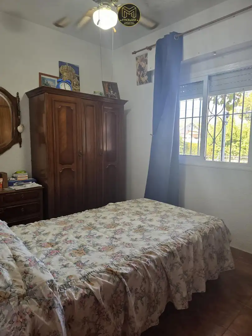 Dormitori de Casa o xalet en venda en Jaén amb Aire condicionat, Calefacció i Piscina