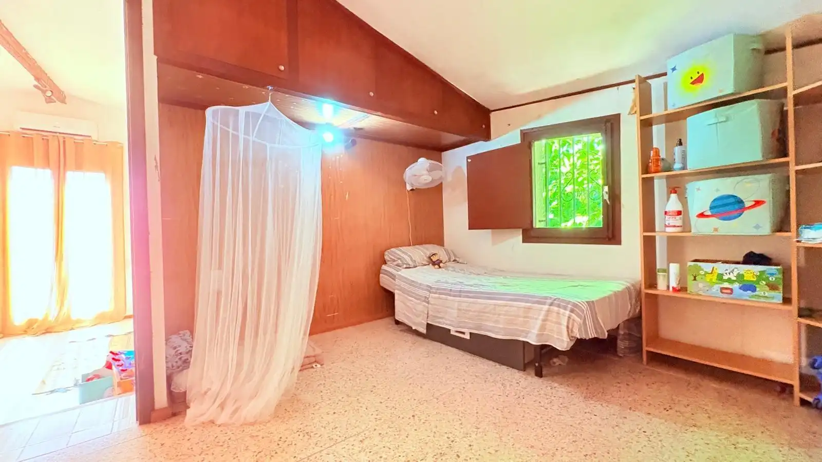 Dormitori de Casa o xalet en venda en Castellar del Vallès amb Aire condicionat, Calefacció i Jardí privat