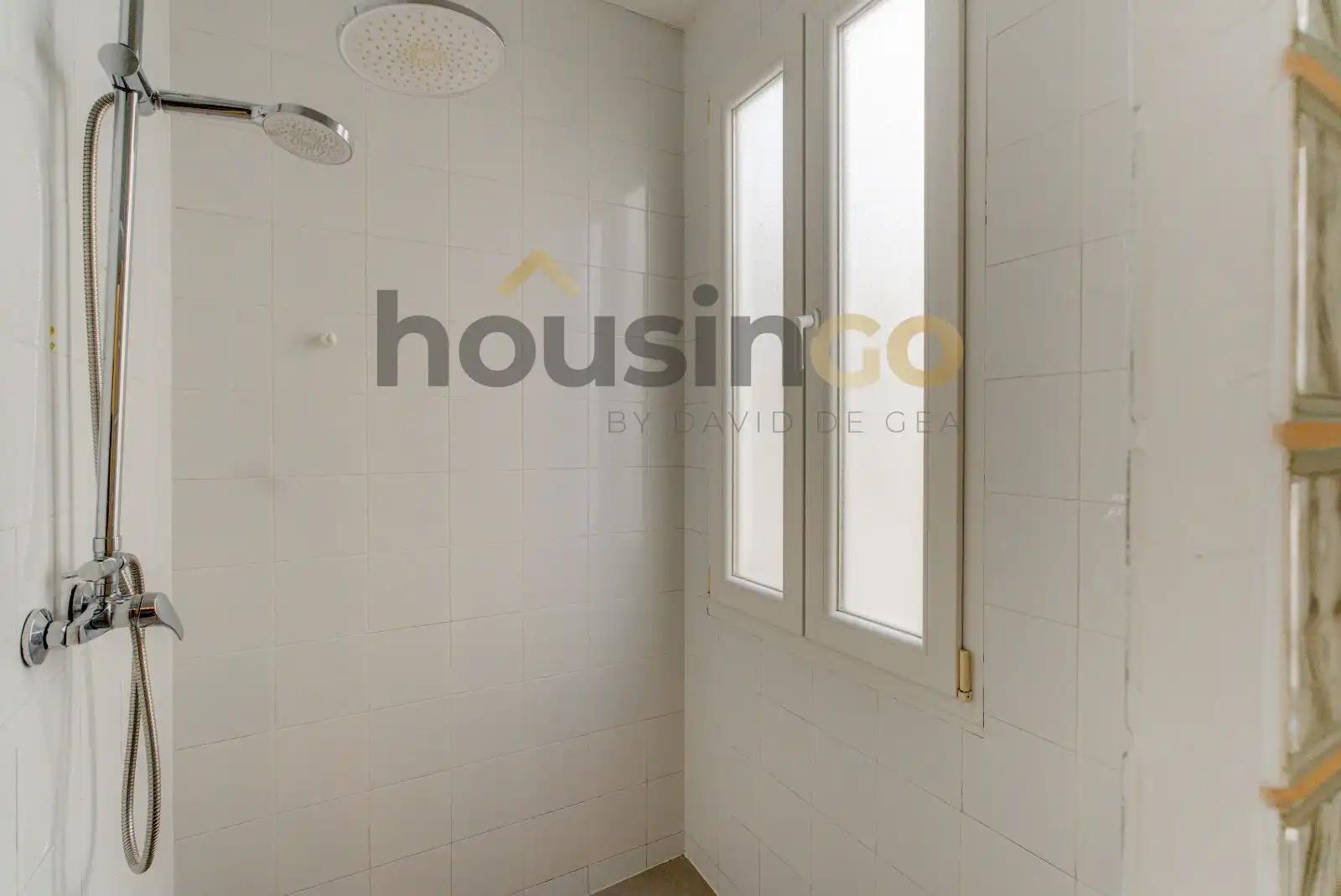 Badezimmer von Dachboden zur Miete in Madrid mit Klimaanlage, Heizung und Parkett