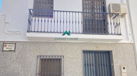Casa adosada en Alcaudete con patio y terraza