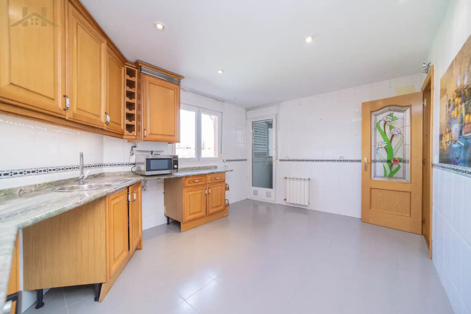Küche von Wohnung zum Verkauf in Madrid mit Klimaanlage, Heizung und Parkett