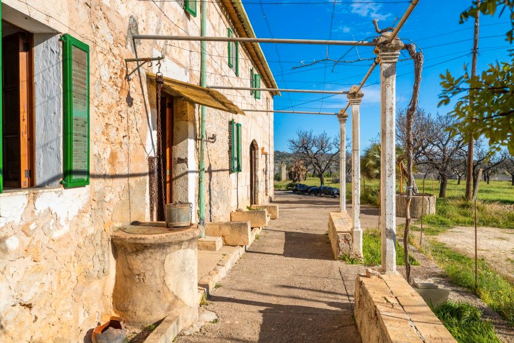 Vista exterior de Finca rústica en venda en Santa Coloma de Farners amb Jardí privat