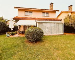 Jardí de Casa o xalet en venda en Cambre  amb Calefacció, Terrassa i Piscina