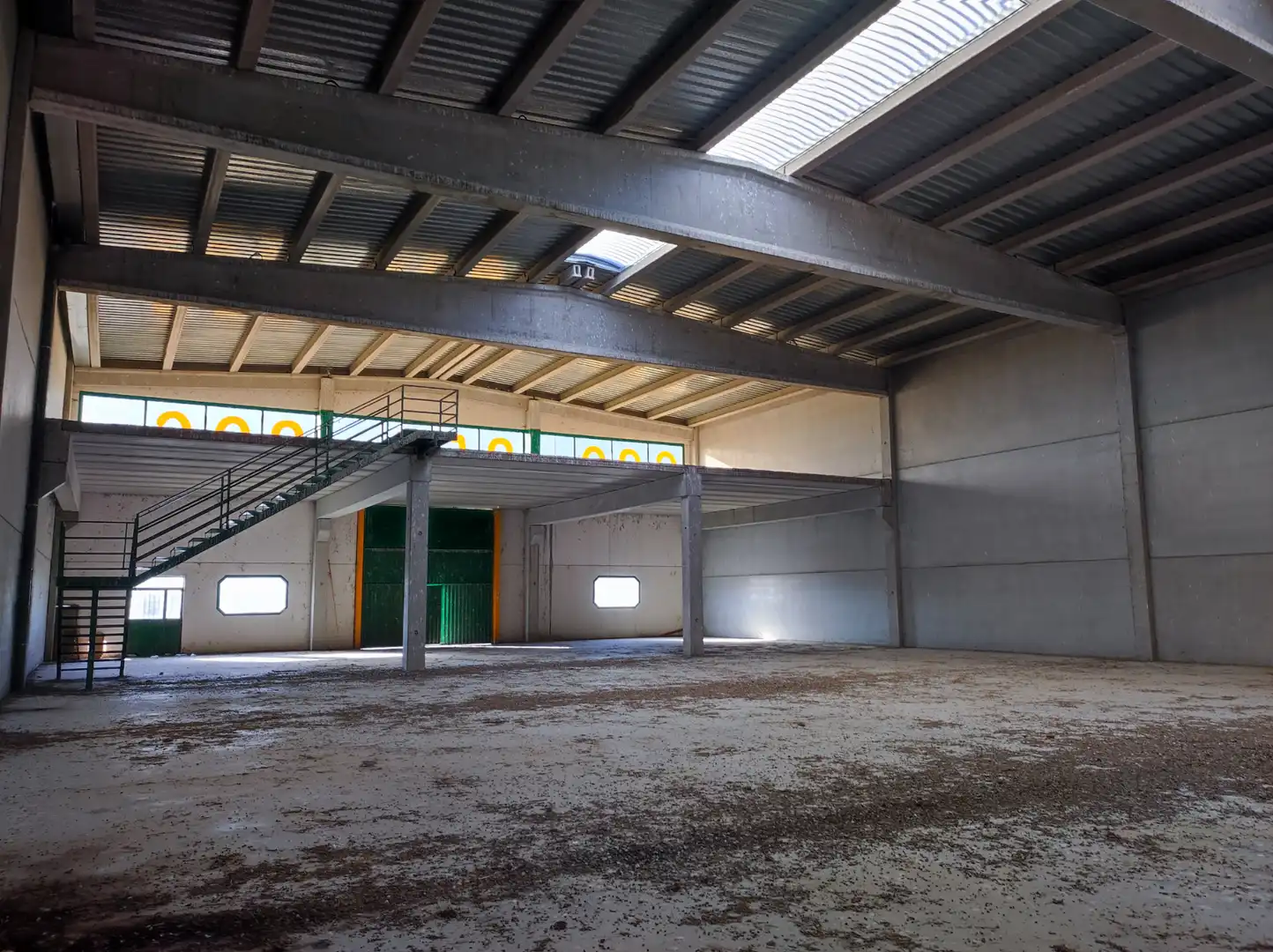 Fabrikhallen zum Verkauf in Peraleda de la Mata mit Alarm