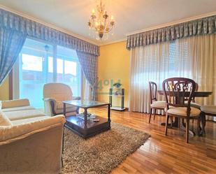 Sala d'estar de Apartament en venda en Ourense Capital  amb Calefacció, Parquet i Traster