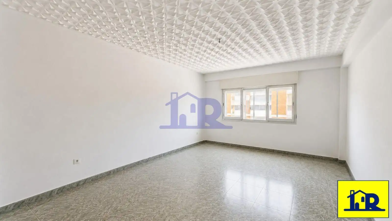 Living room of Flat for sale in Cuenca  with Air Conditioner and Heating