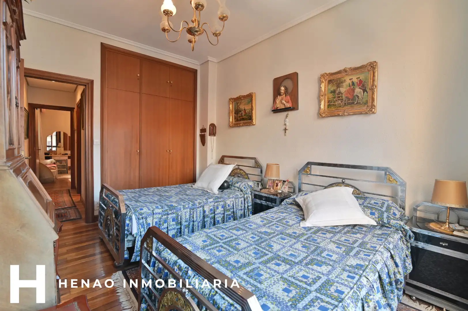 Bedroom of Flat for sale in Abando - Albia